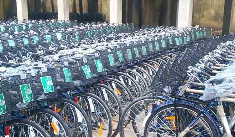 West Bengal Government  to distribute 4 lakh new cycles under Sabuj Sathi